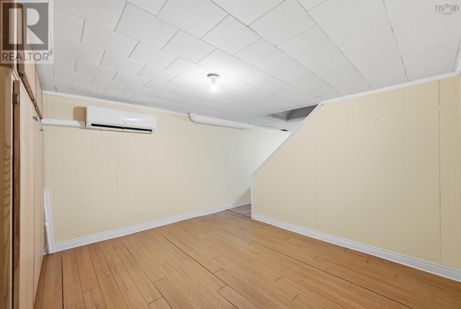 16 Miller Road - 39