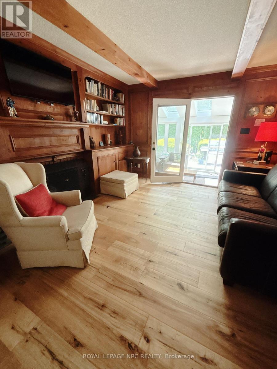 7 CHRISTOPHER STREET - 25