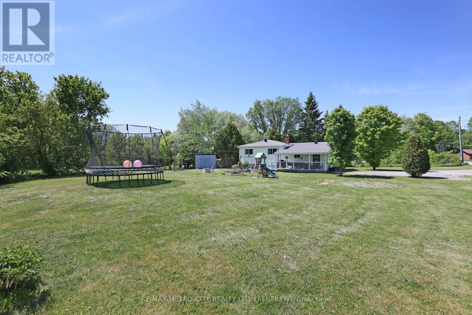 8 FENNESSY LANE - 30