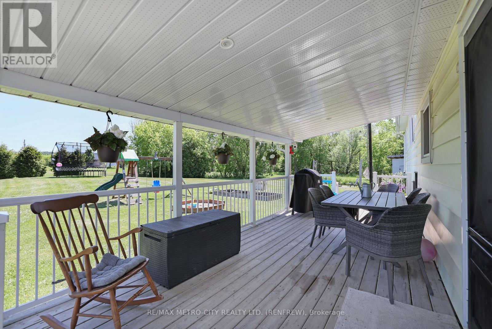 8 FENNESSY LANE - 4