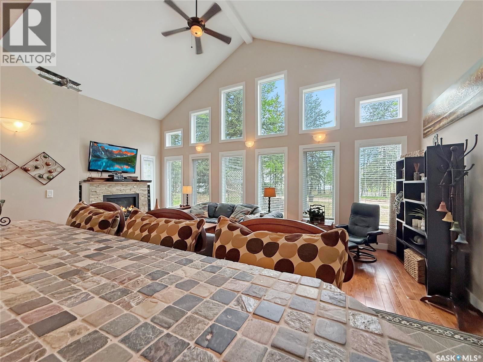 110 Lakeshore DRIVE - 6