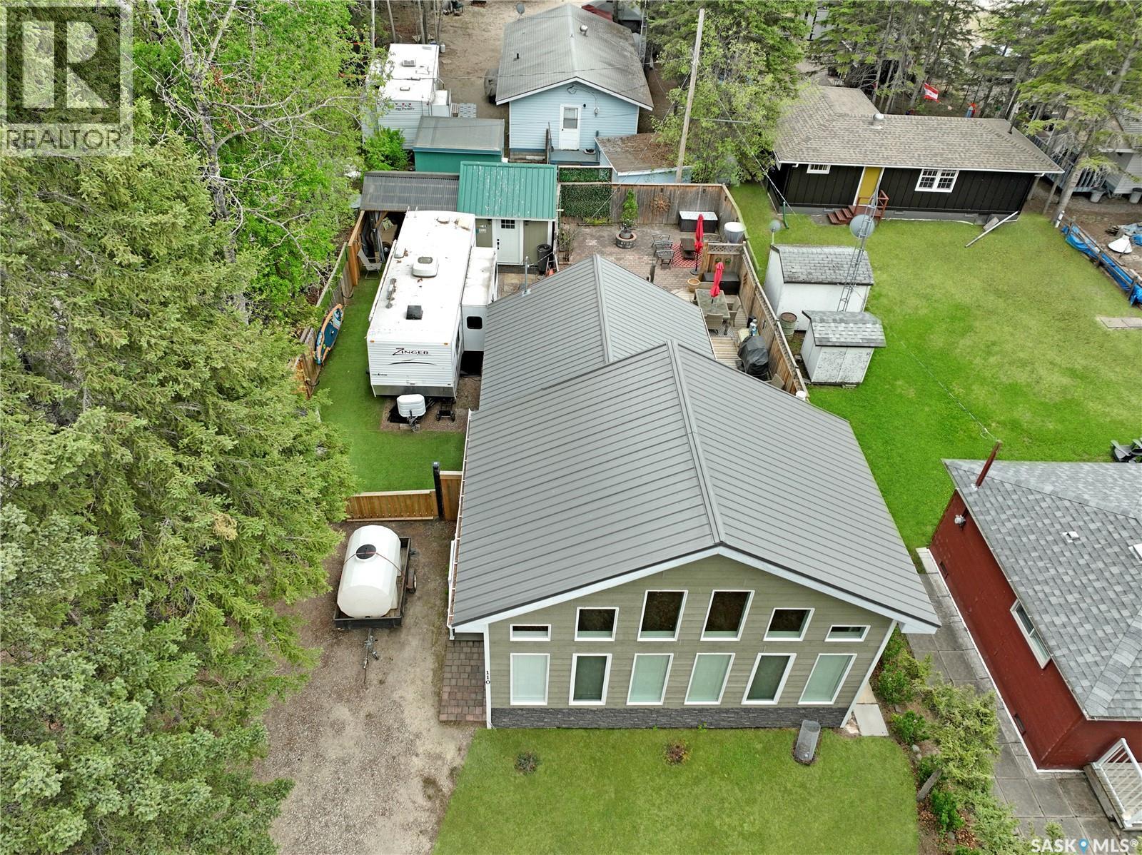 110 Lakeshore DRIVE - 44