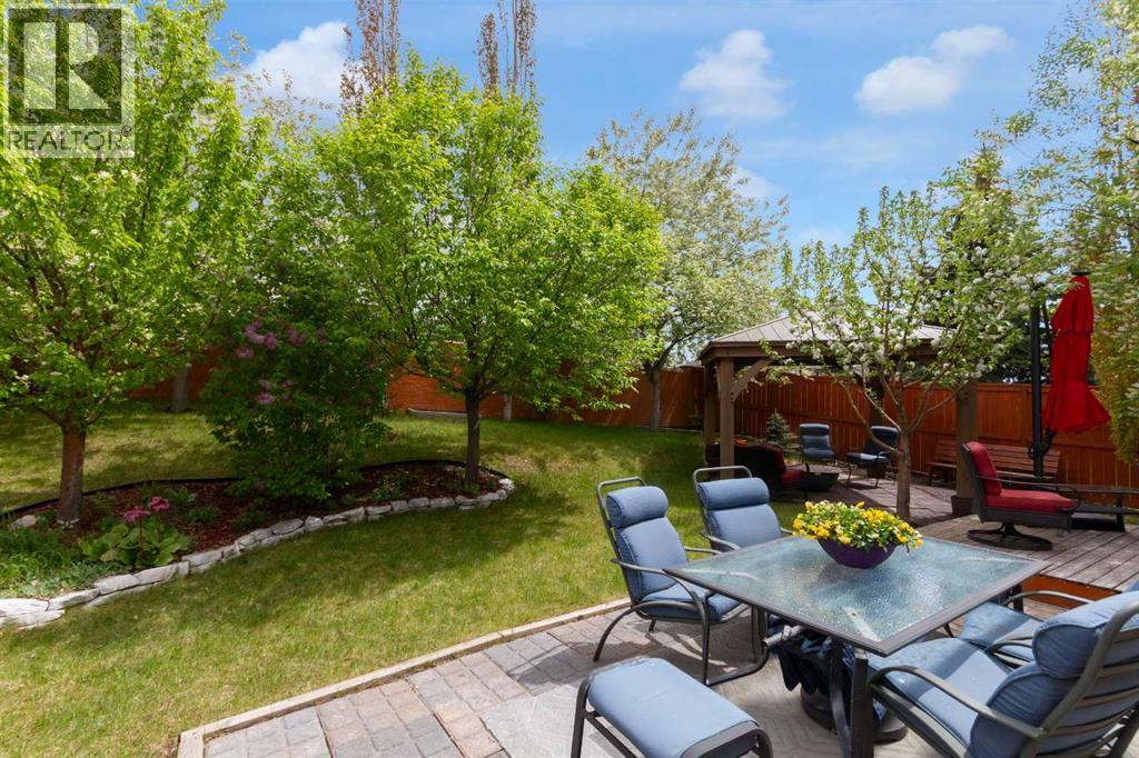 8 Elmont Court SW — photo 37