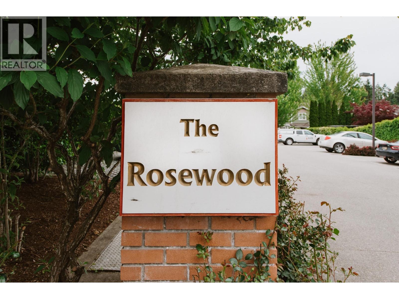 301 624 SHAW ROAD, Gibsons