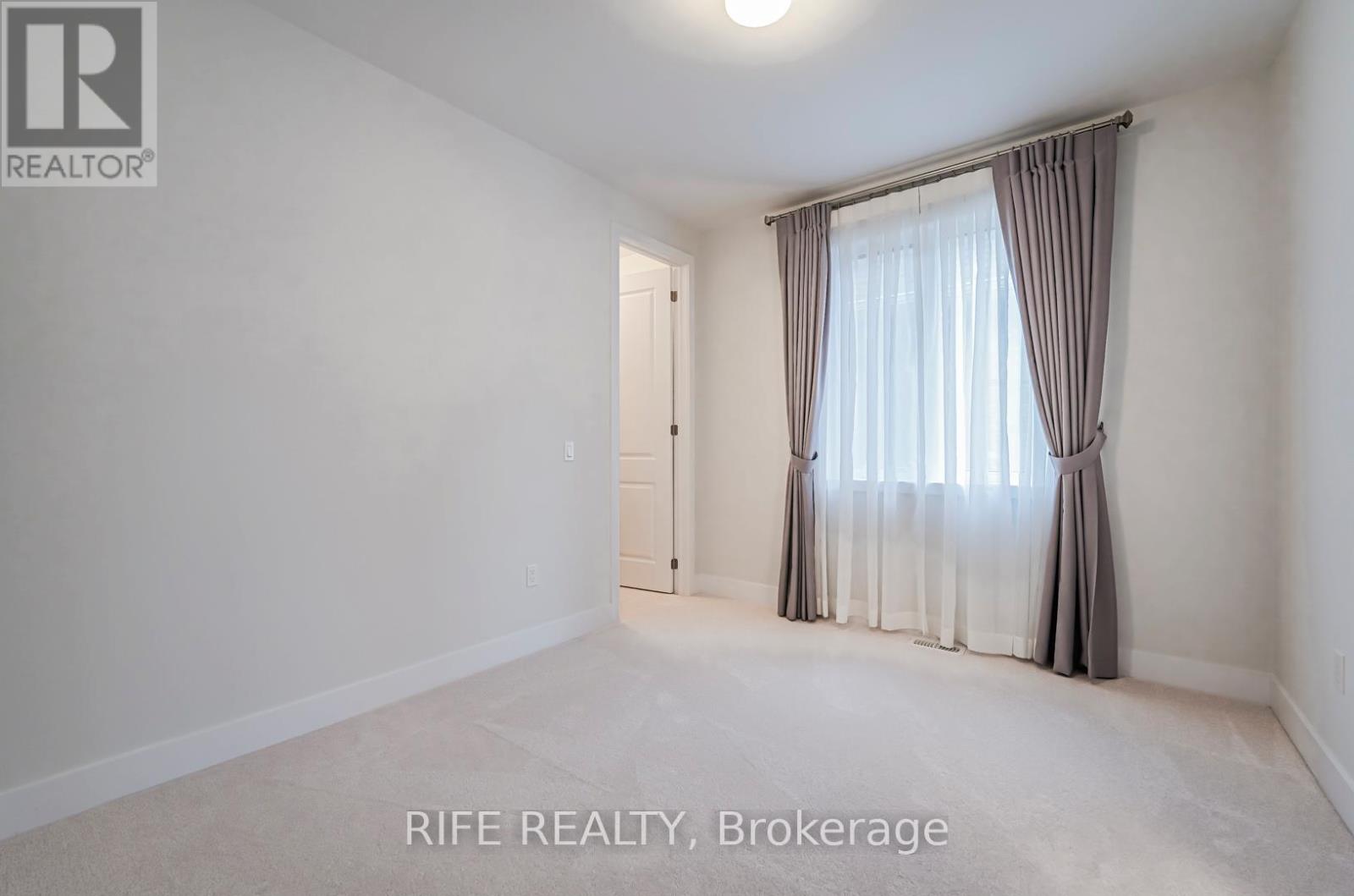 177 SIKURA CIRCLE - 25