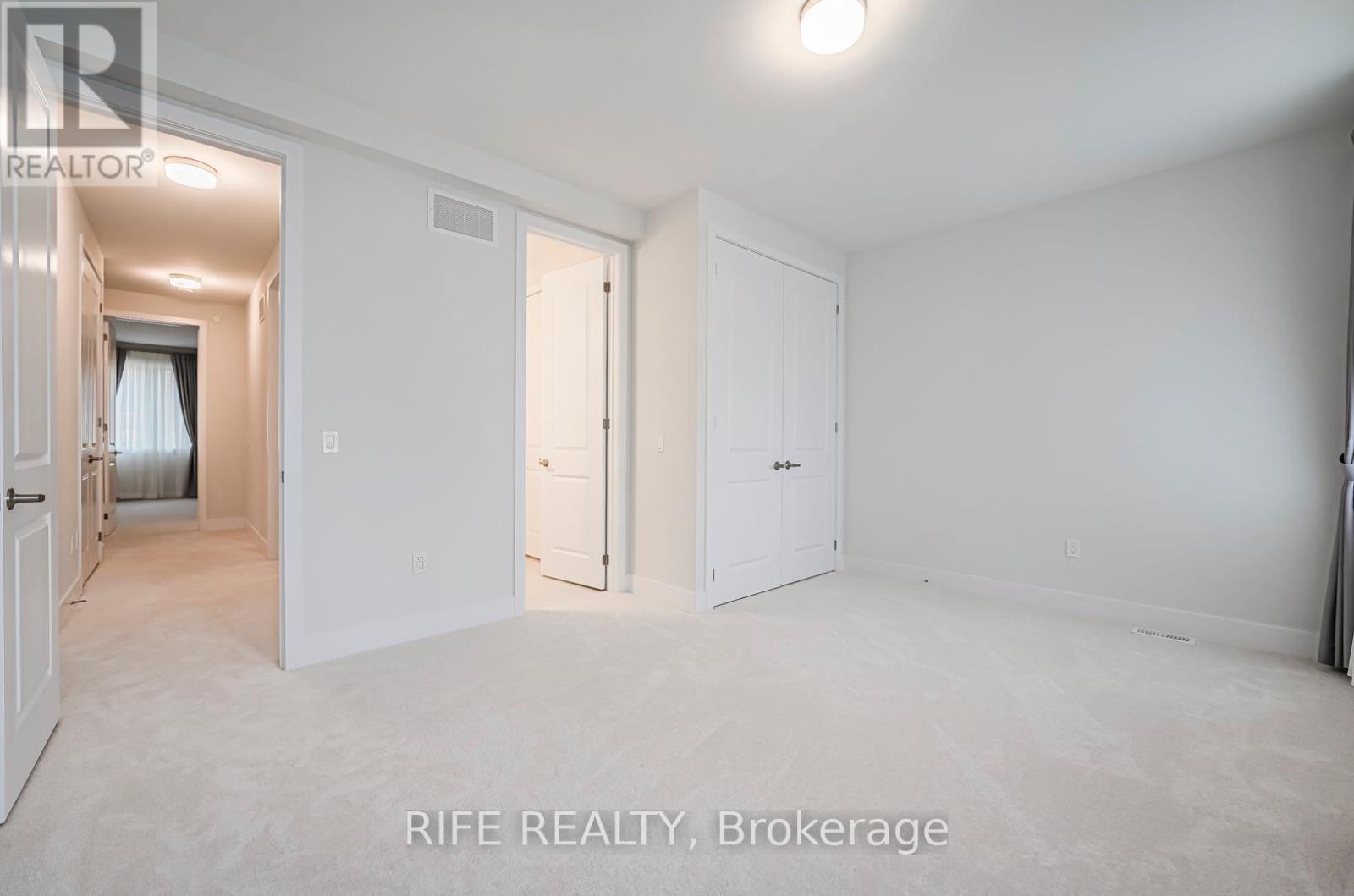 177 SIKURA CIRCLE - 33