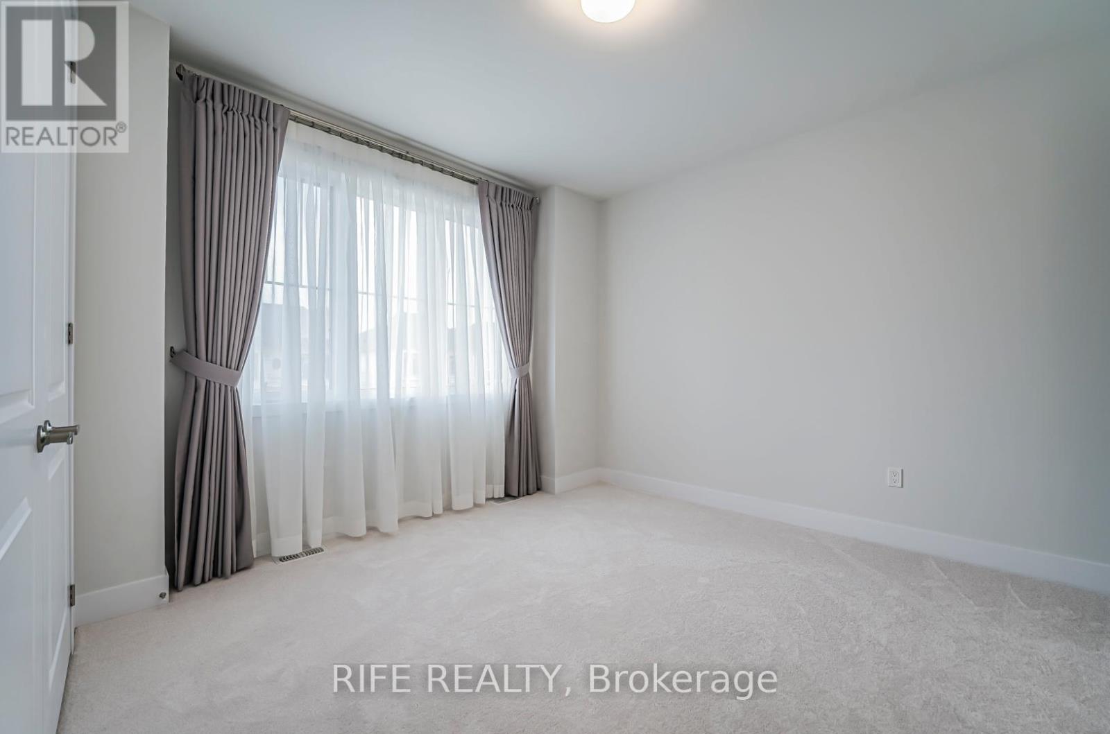 177 SIKURA CIRCLE - 35