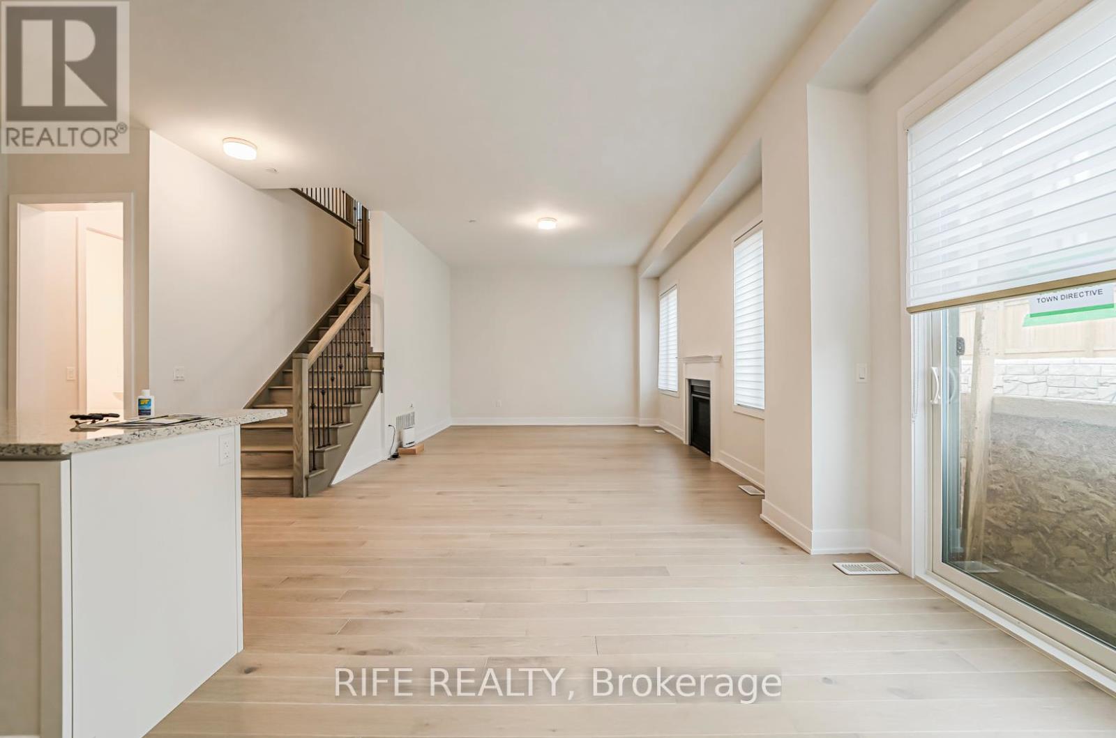 177 SIKURA CIRCLE - 7