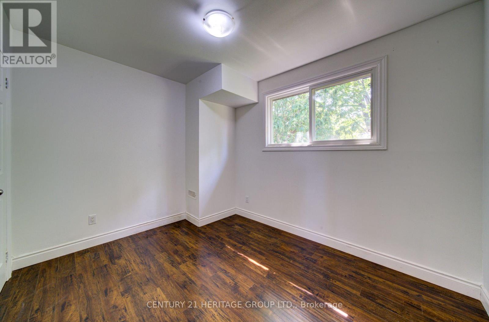 200 FERNDALE DRIVE N - 11