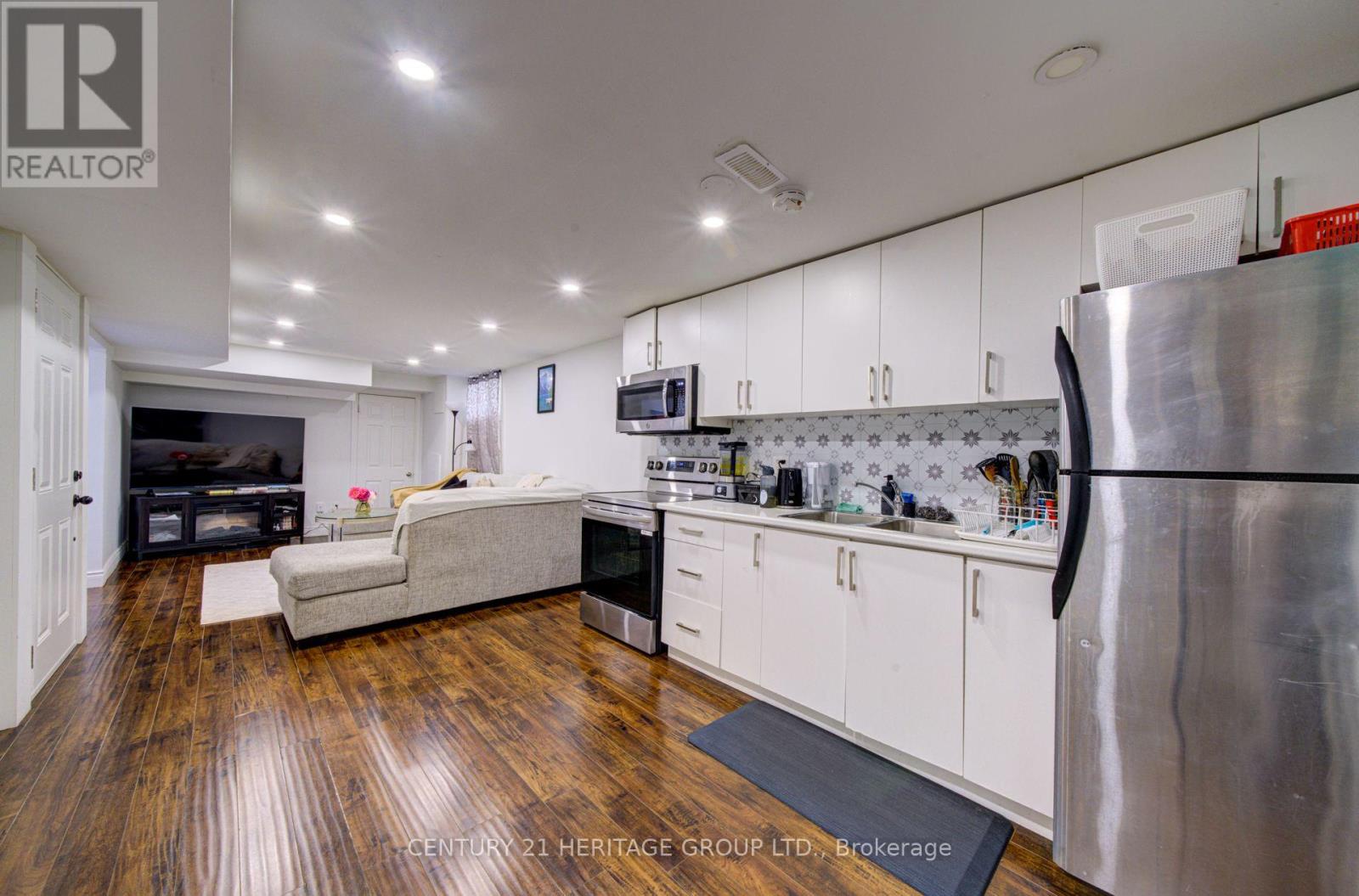 200 FERNDALE DRIVE N - 14