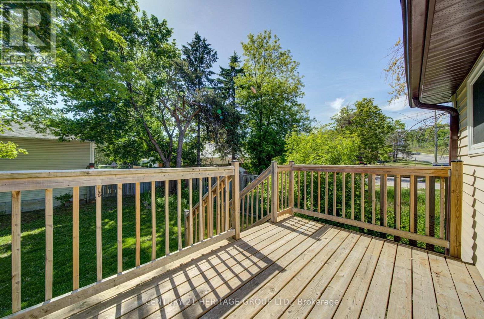 200 FERNDALE DRIVE N - 19