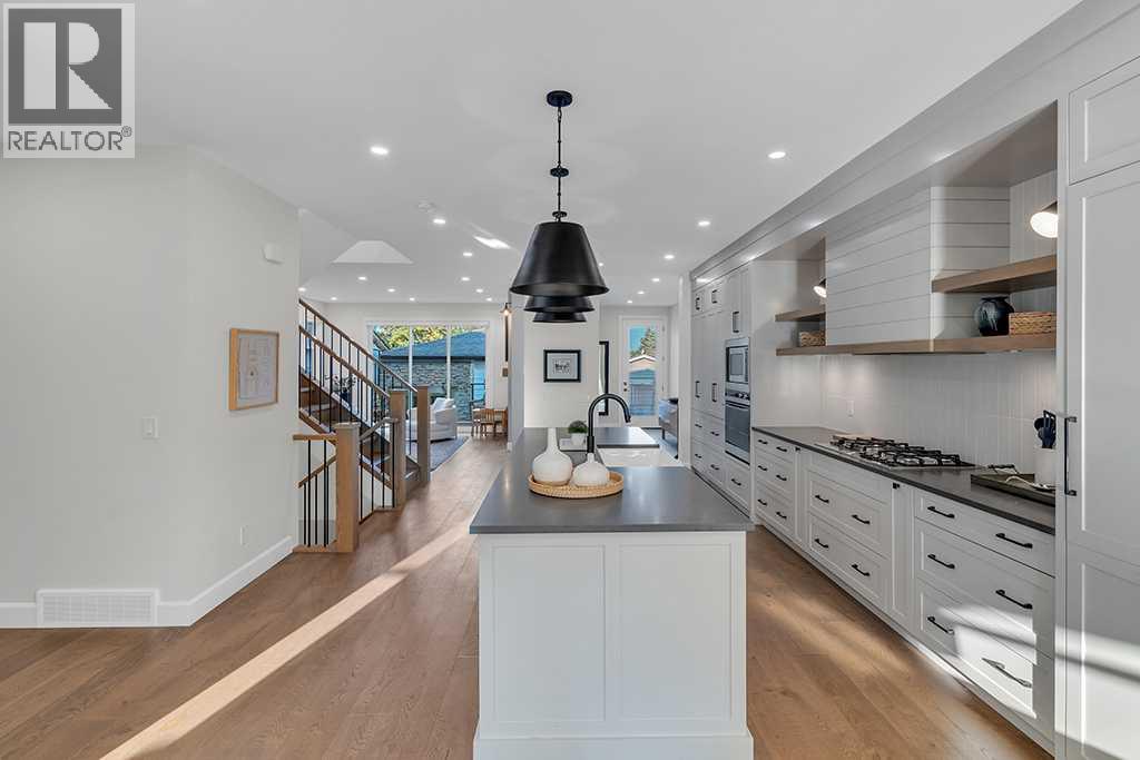 2424 35 Street SW — photo 13