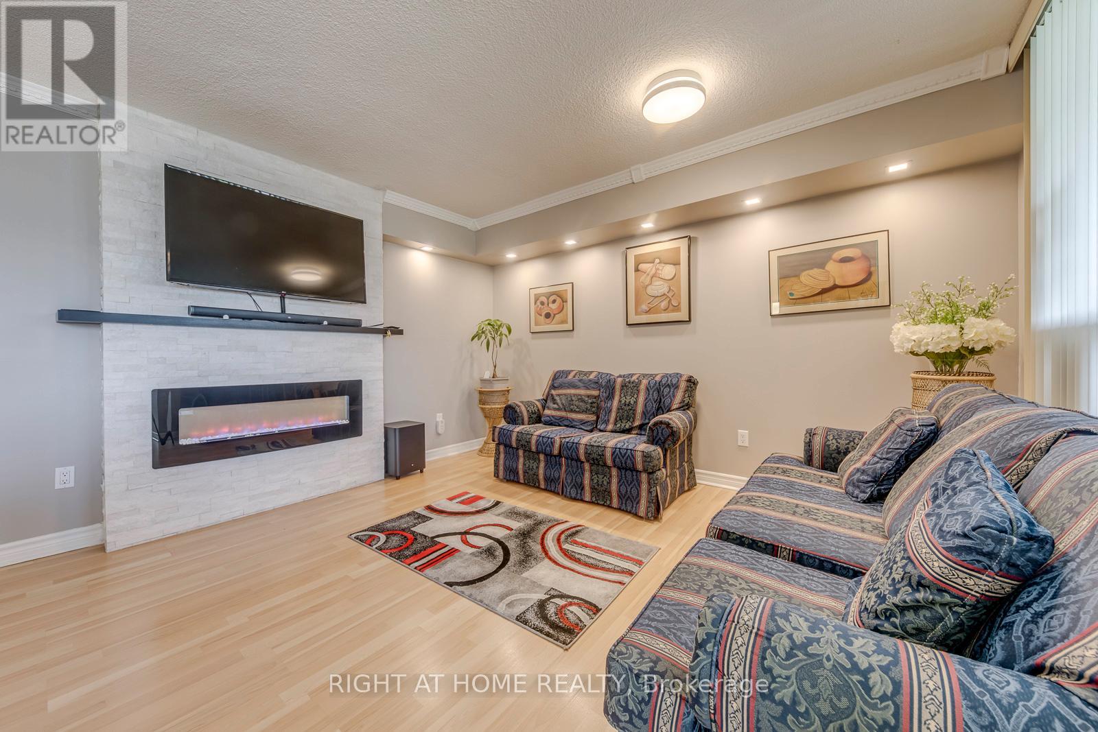 #607 50 ELM DRIVE E - 10
