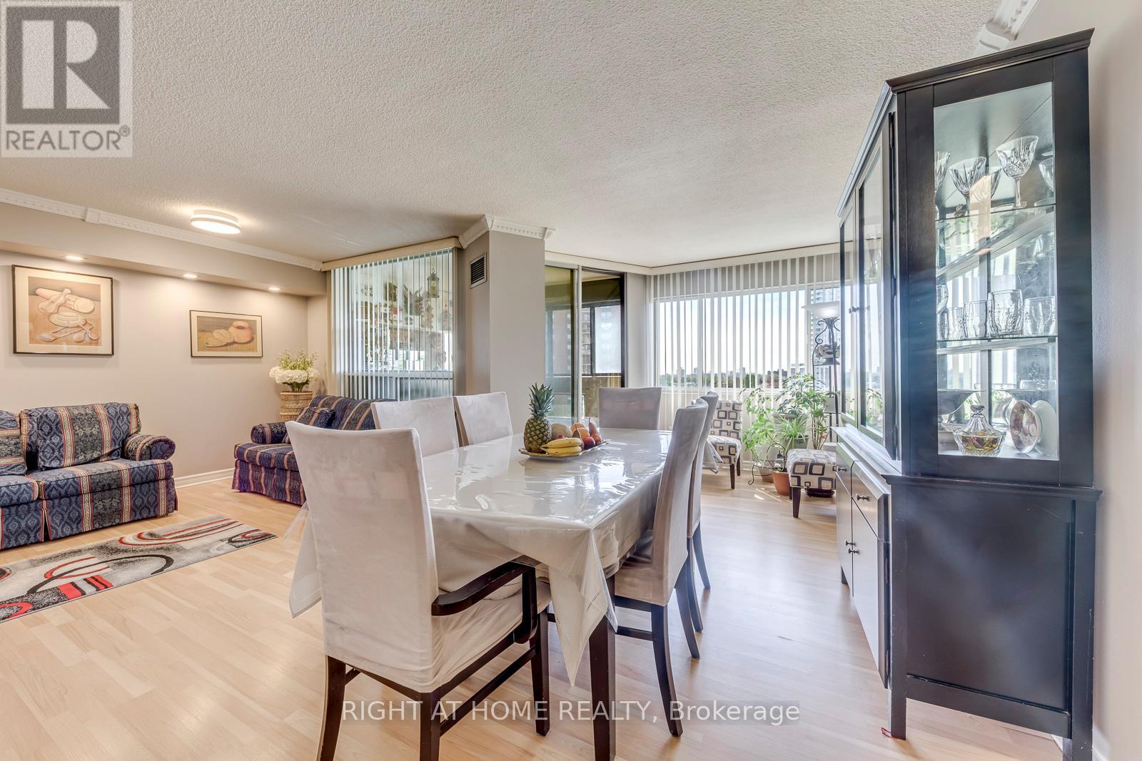#607 50 ELM DRIVE E - 15