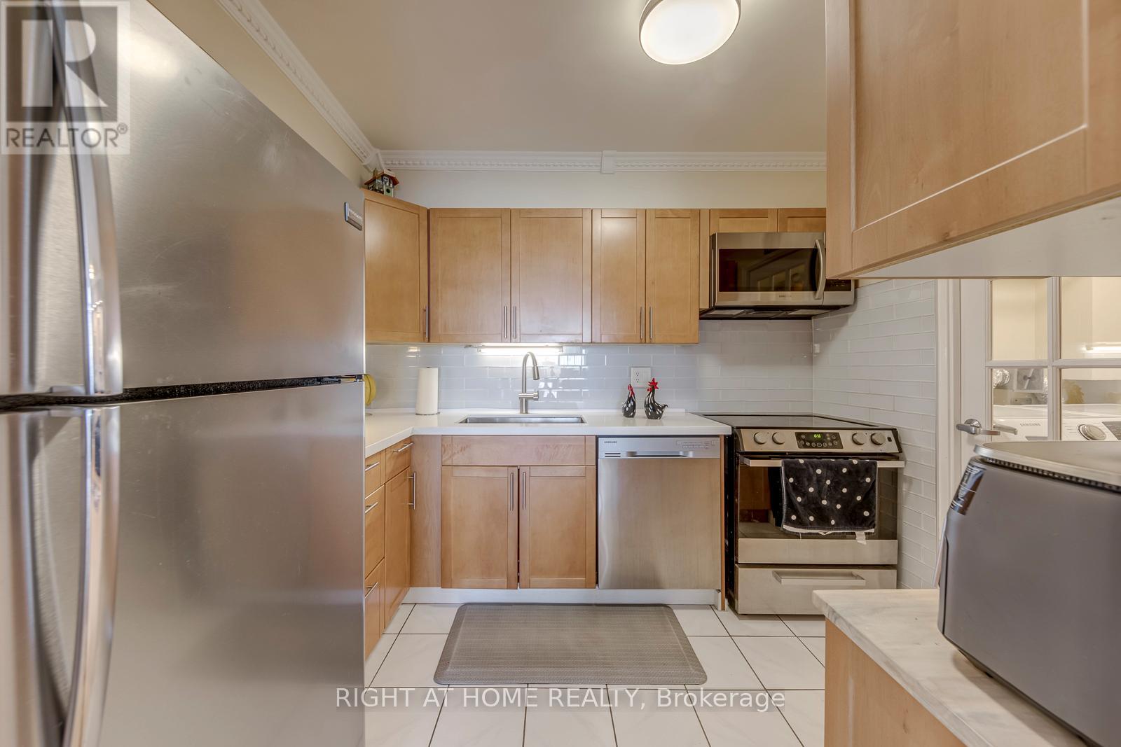#607 50 ELM DRIVE E - 19