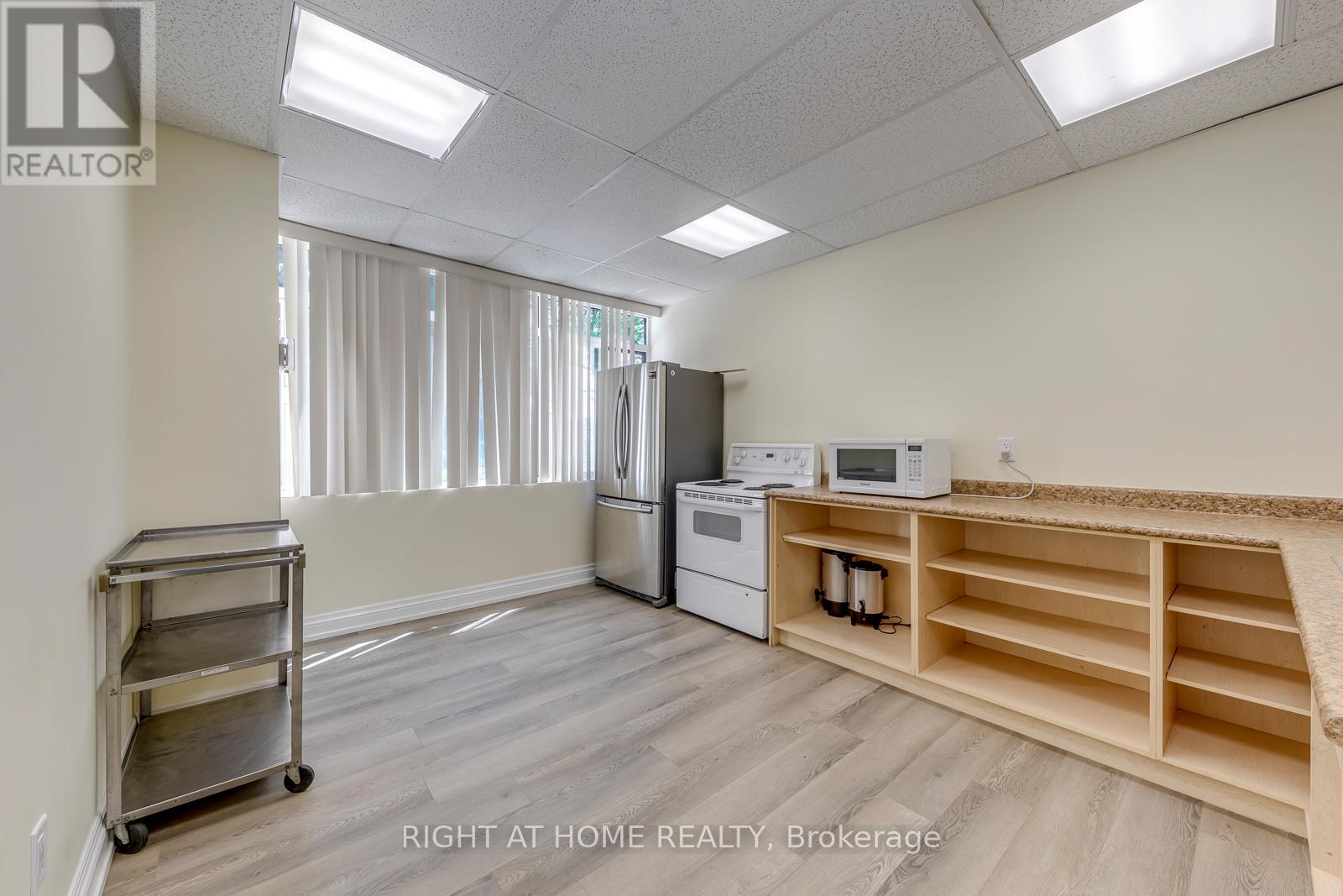 #607 50 ELM DRIVE E - 41