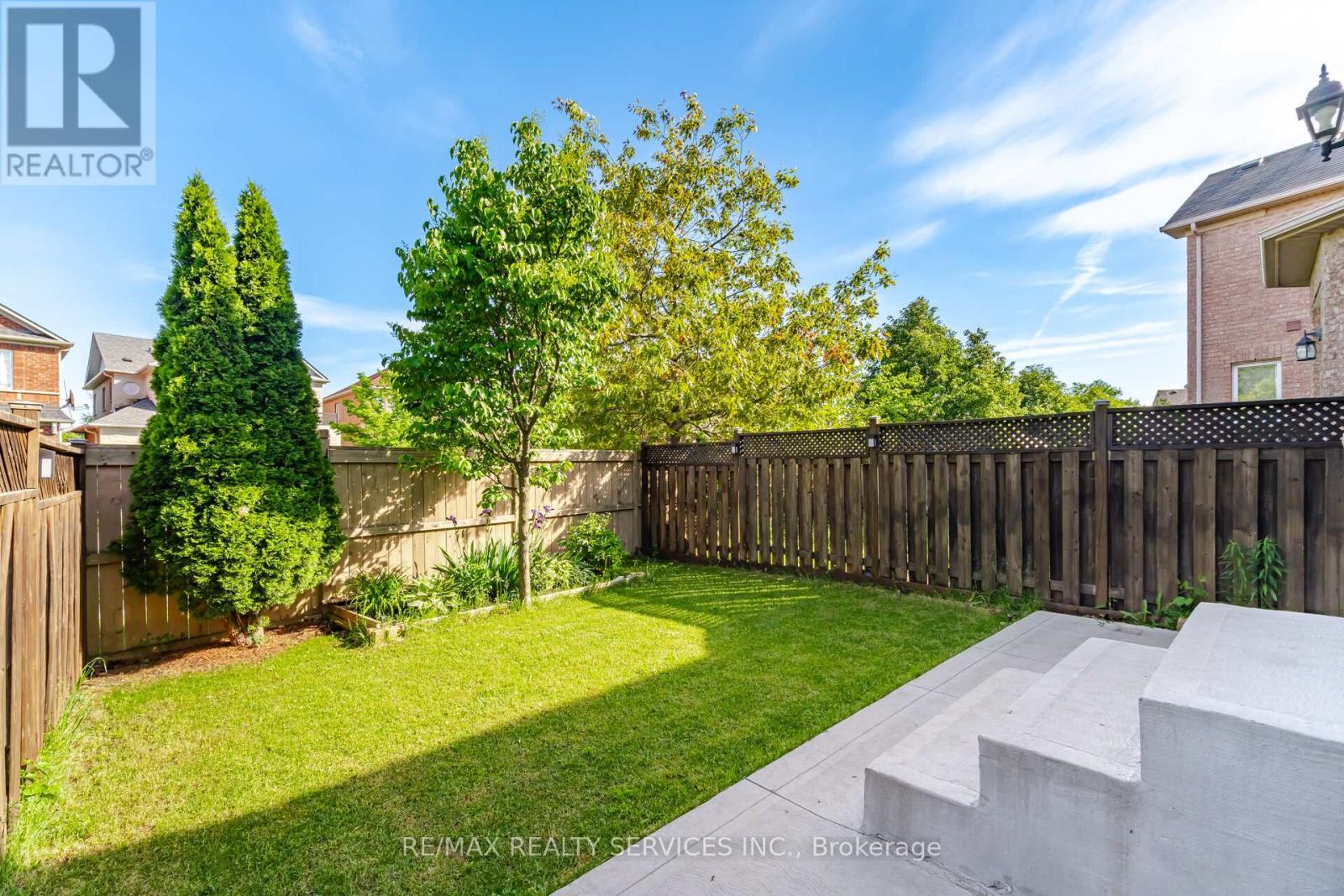 10 DEEPCORAL COURT - 43
