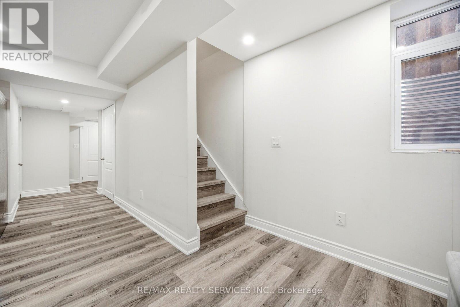 10 DEEPCORAL COURT - 30
