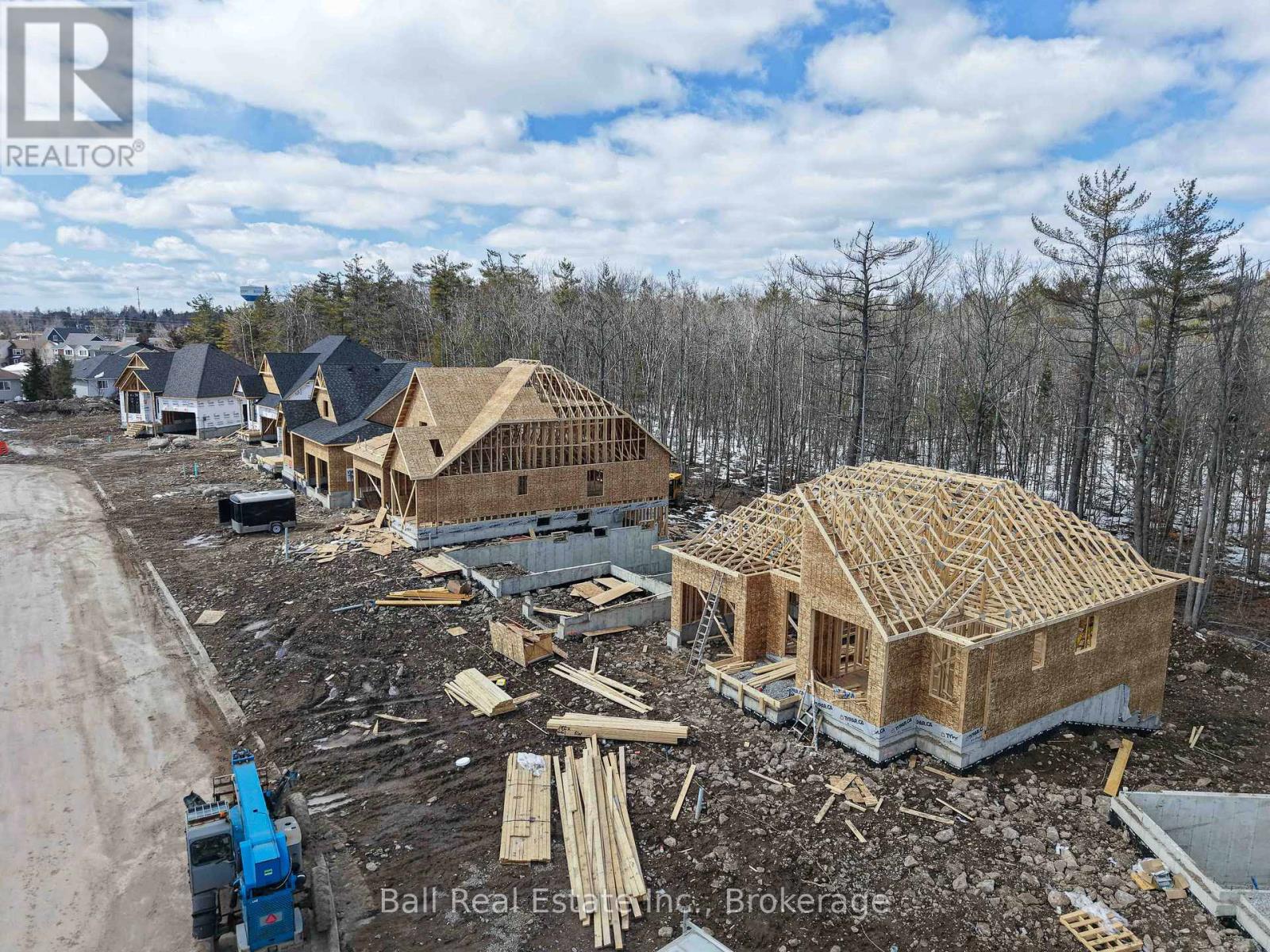 43 HEMLOCK CRESCENT - 10
