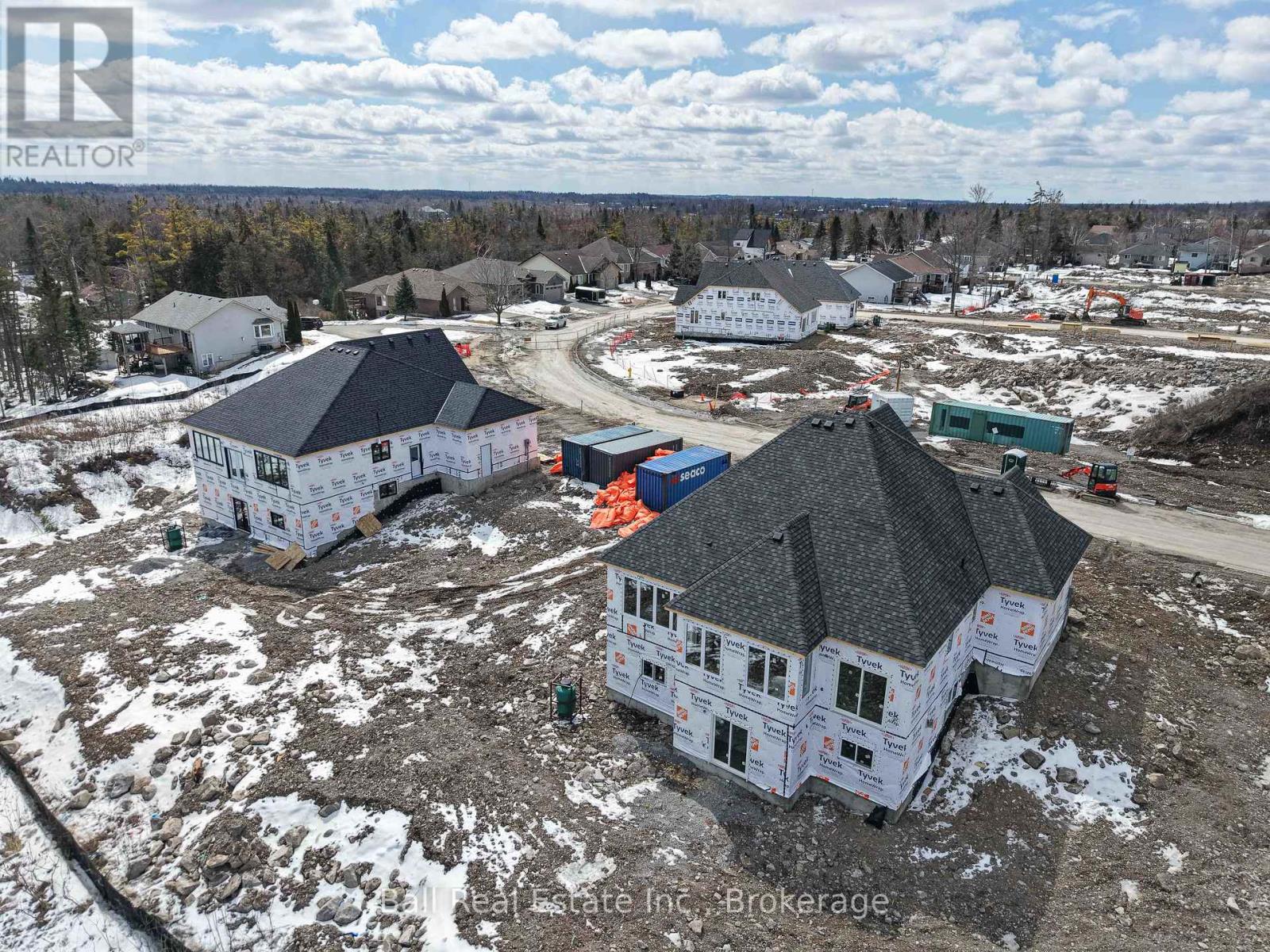 43 HEMLOCK CRESCENT - 22