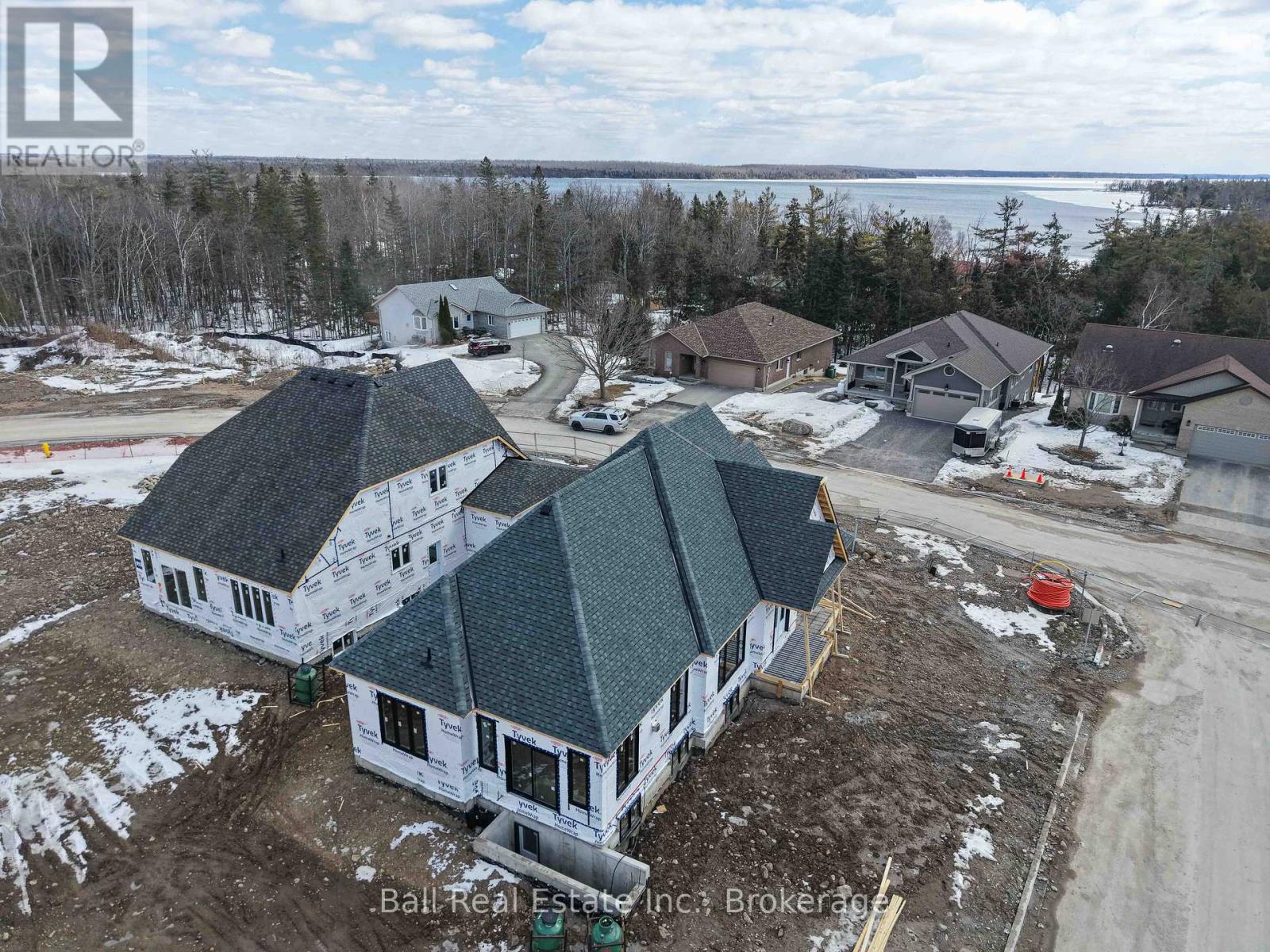 43 HEMLOCK CRESCENT - 24