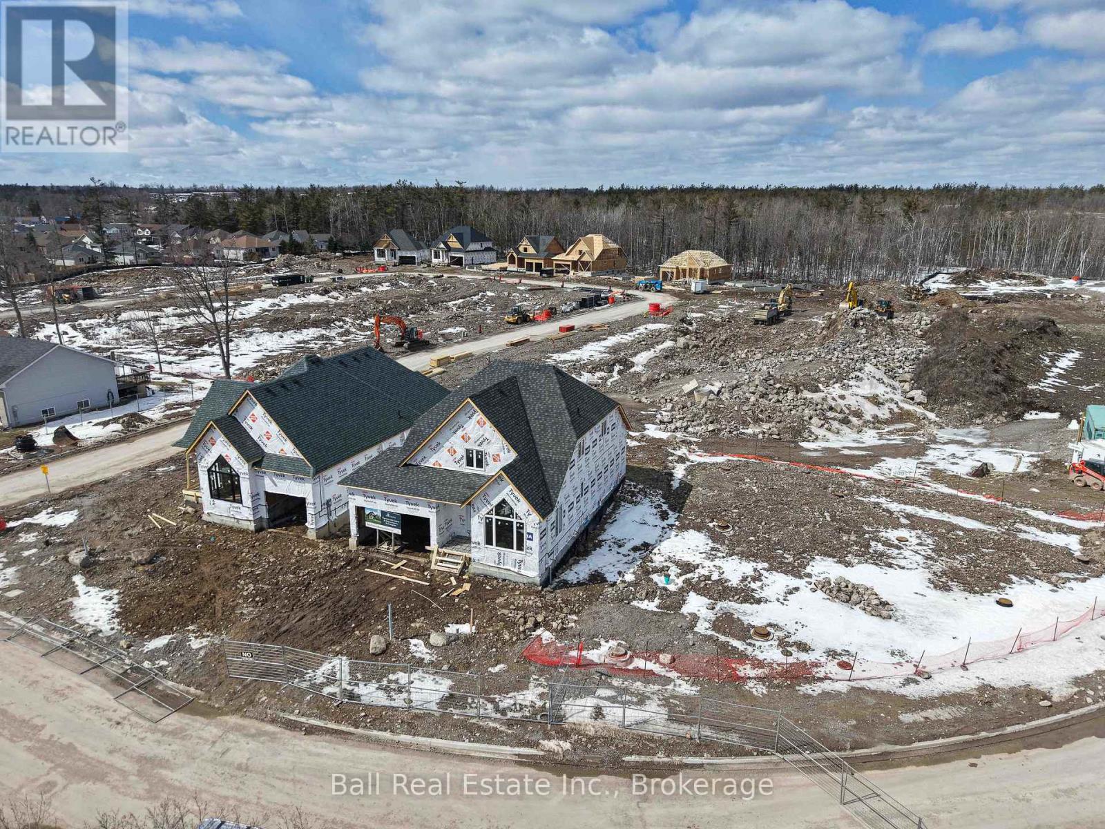 43 HEMLOCK CRESCENT - 25