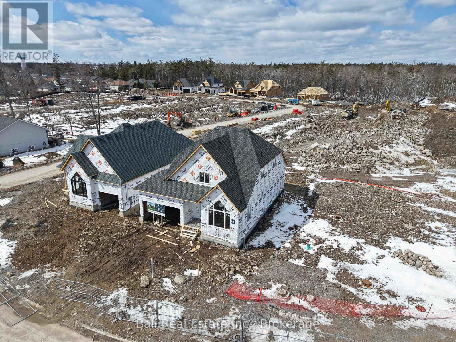 43 HEMLOCK CRESCENT - 26