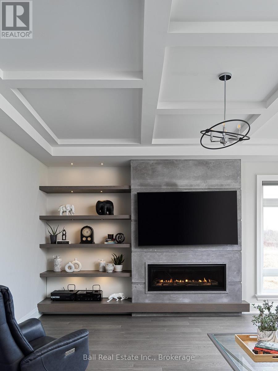 43 HEMLOCK CRESCENT - 3