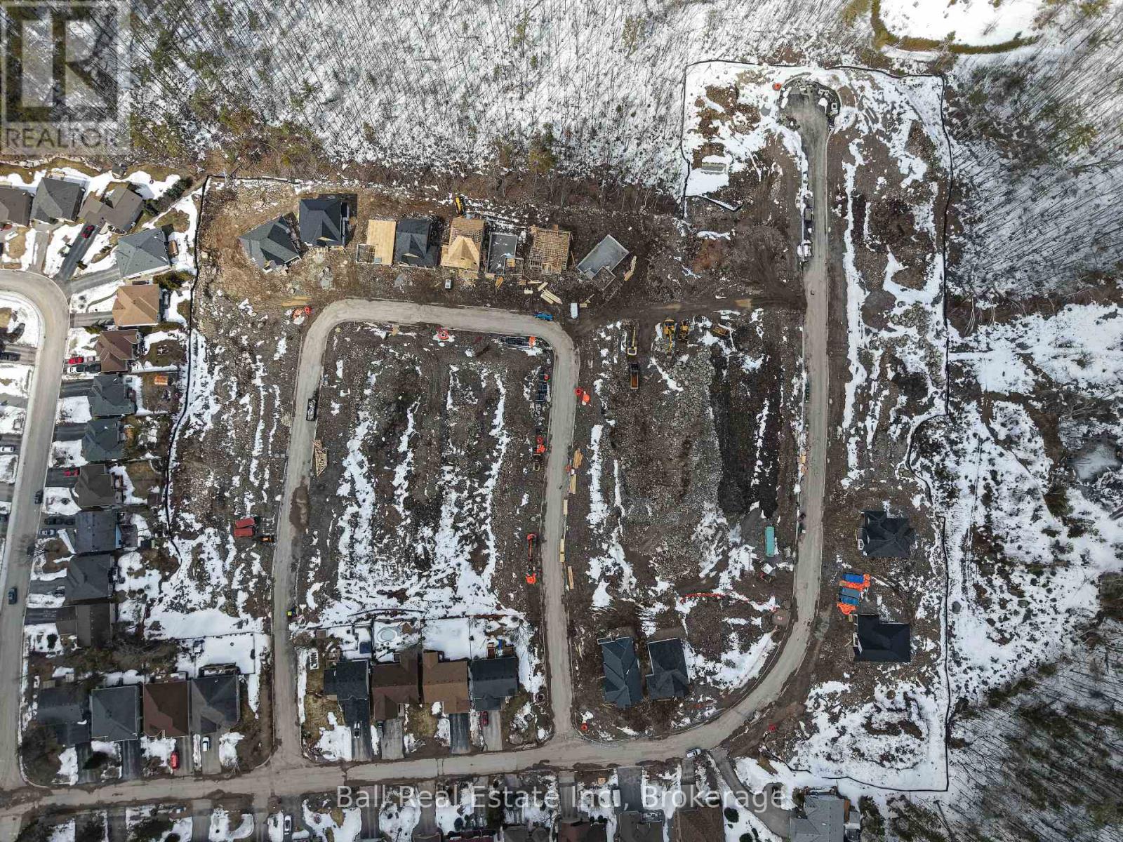 43 HEMLOCK CRESCENT - 30