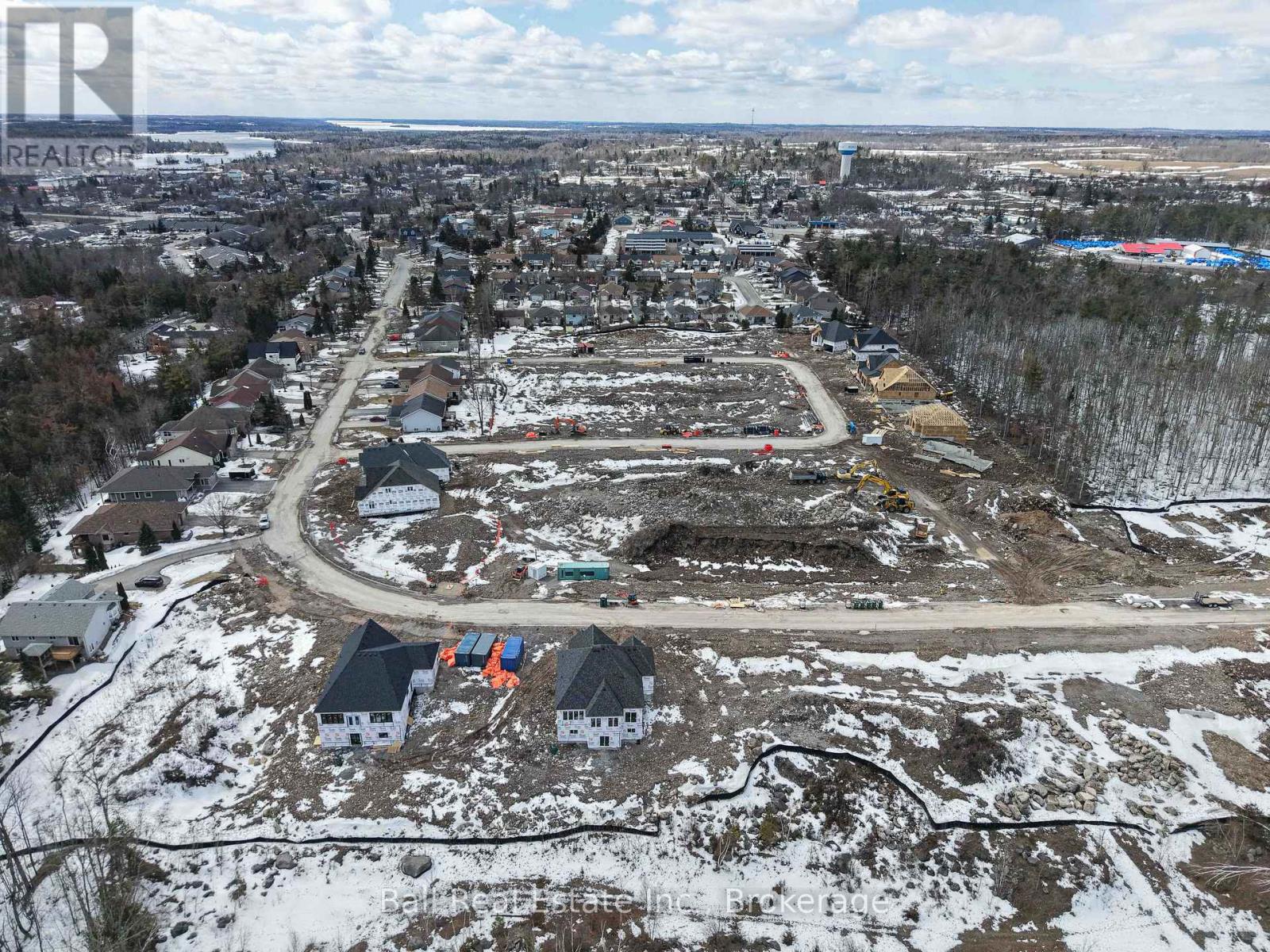 43 HEMLOCK CRESCENT - 31