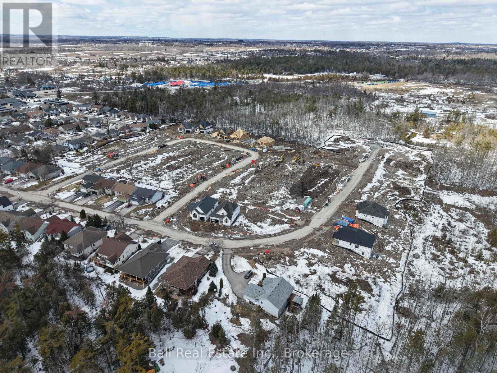43 HEMLOCK CRESCENT - 32