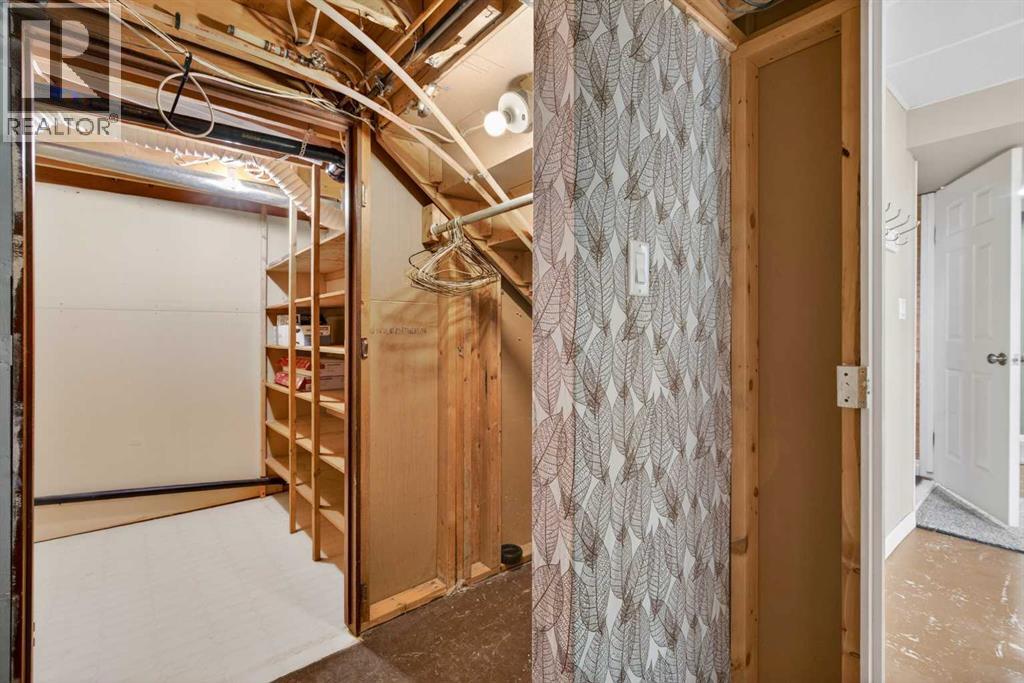 225 9 Street SE — photo 39