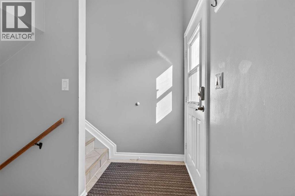 225 9 Street SE — photo 28