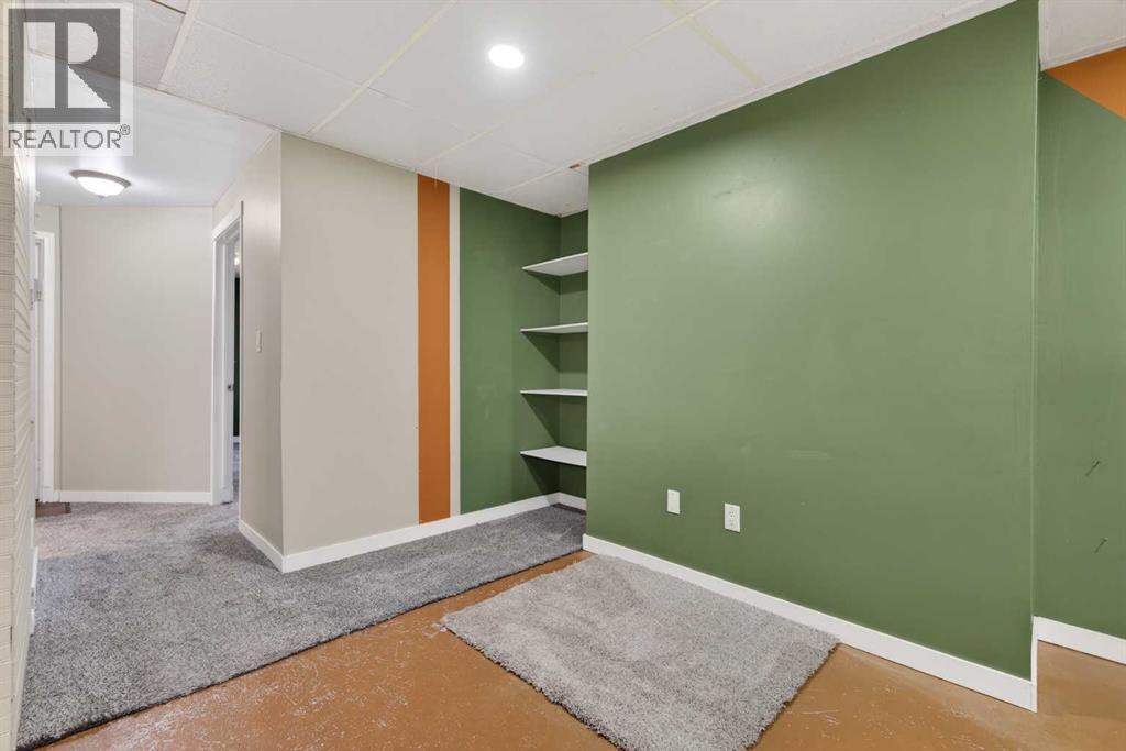 225 9 Street SE — photo 33