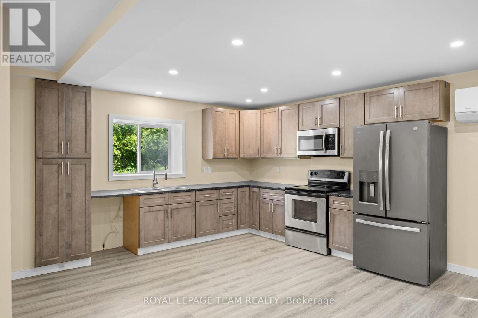 76 SOUTH STREET - 14