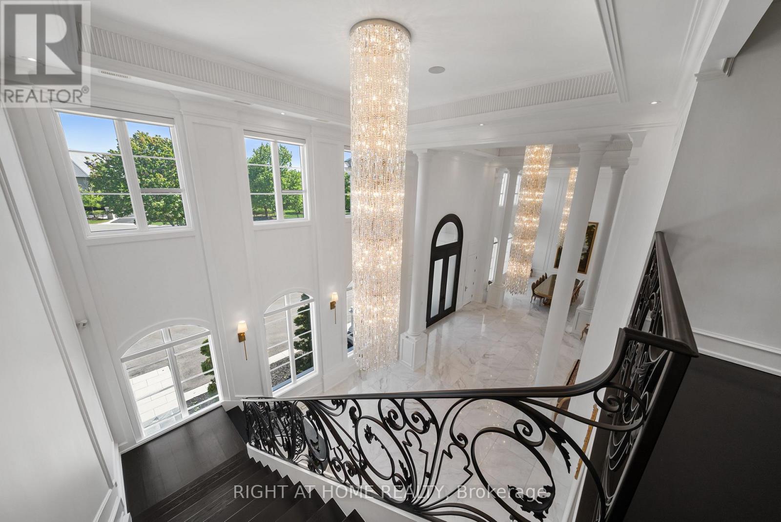 16 SIRONA'S LANE - 28