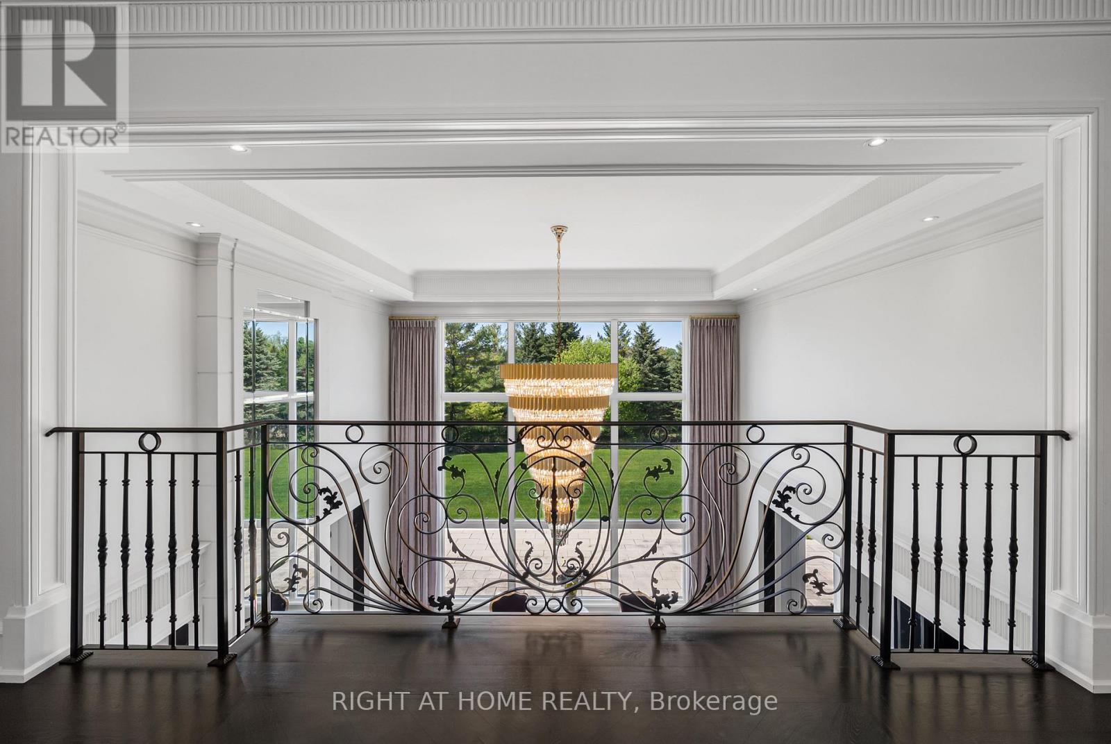 16 SIRONA'S LANE - 30