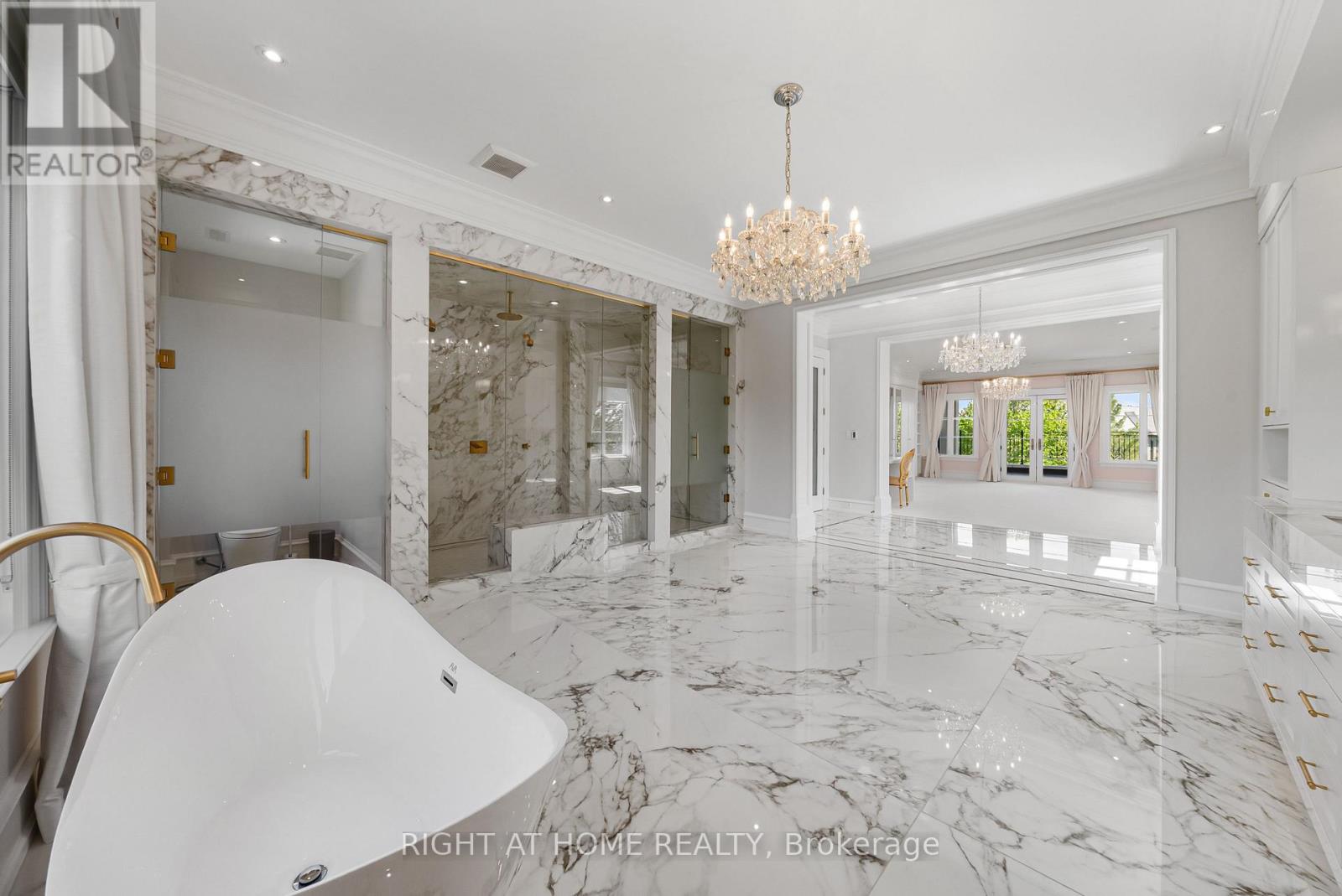 16 SIRONA'S LANE - 35