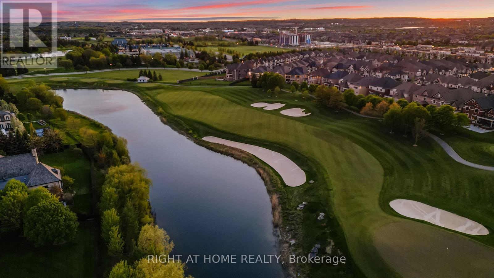 16 SIRONA'S LANE - 48