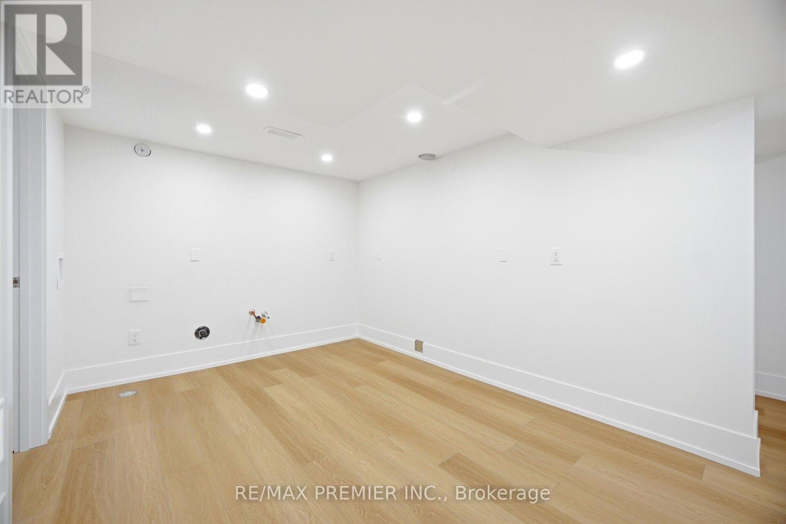 62 FLAMBOROUGH DRIVE - 43