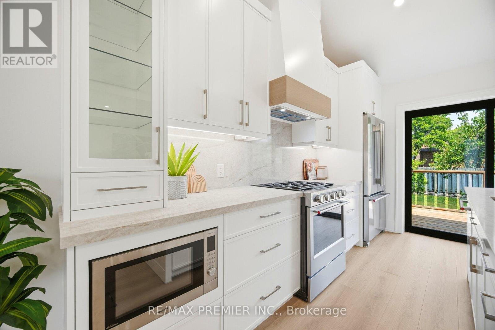 62 FLAMBOROUGH DRIVE - 12