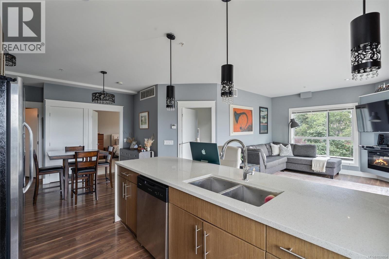 503 742 Travino Lane, Saanich