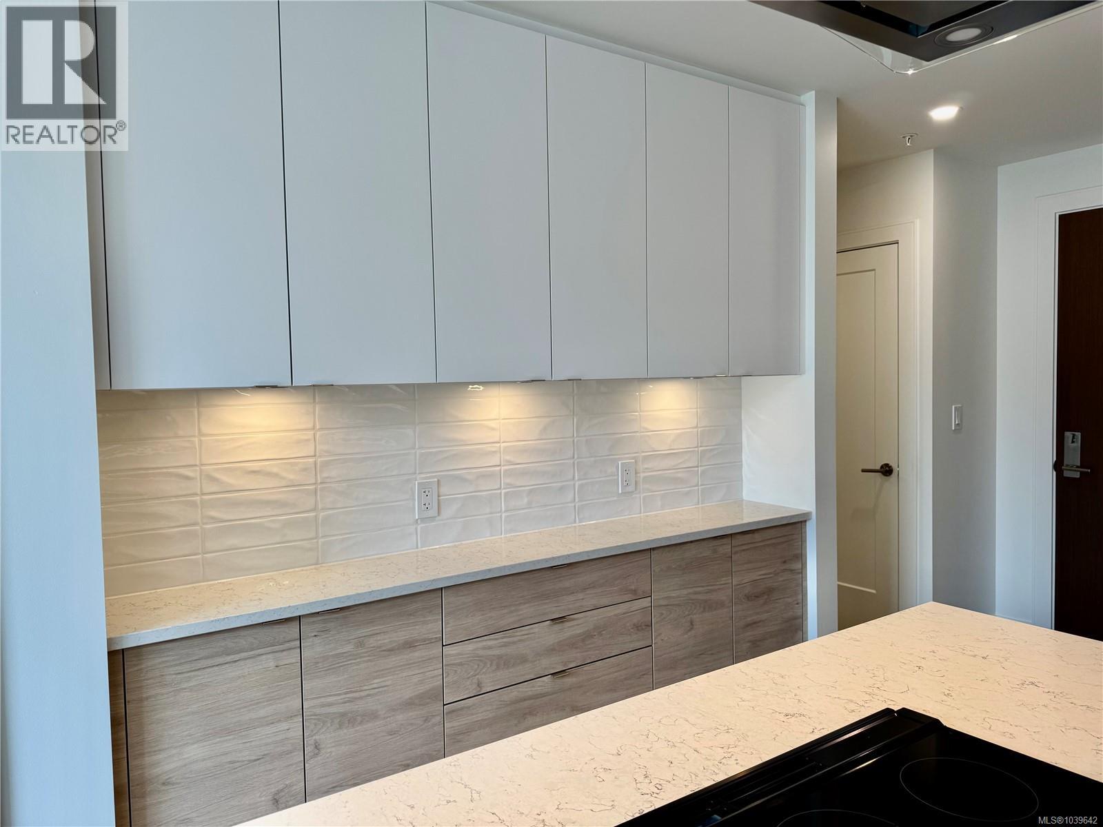 814 1628 Store Street, Victoria