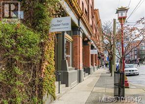 #814 1628 Store St - 23