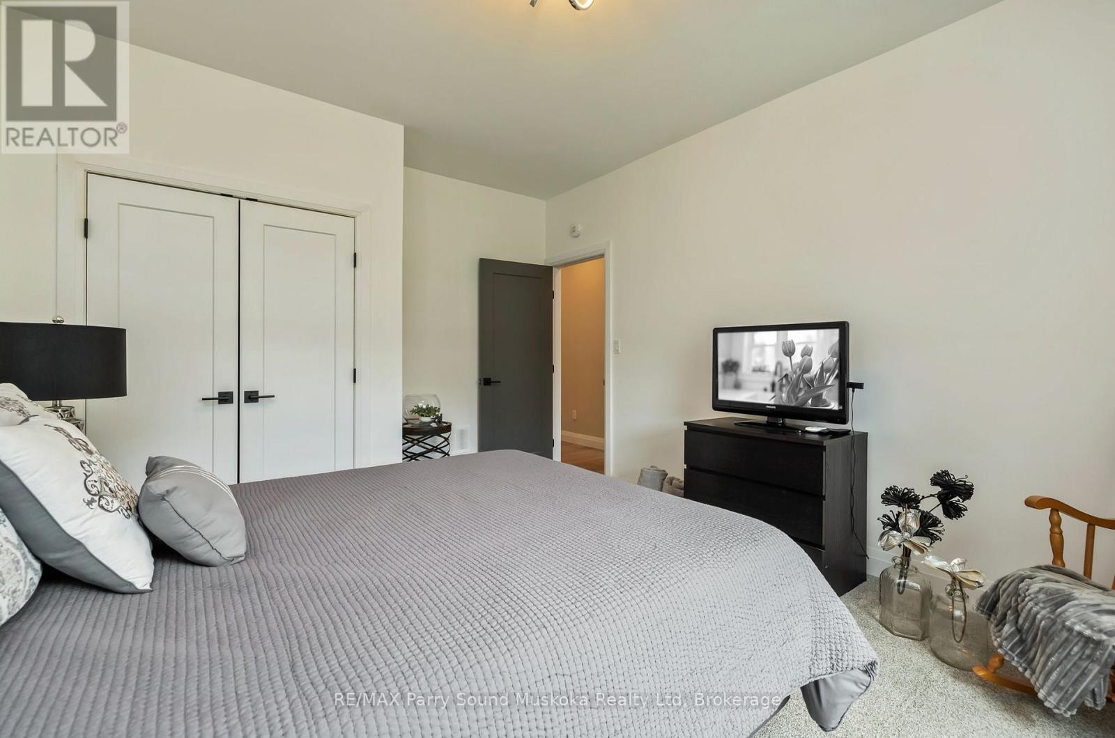 270 NOBEL ROAD - 22