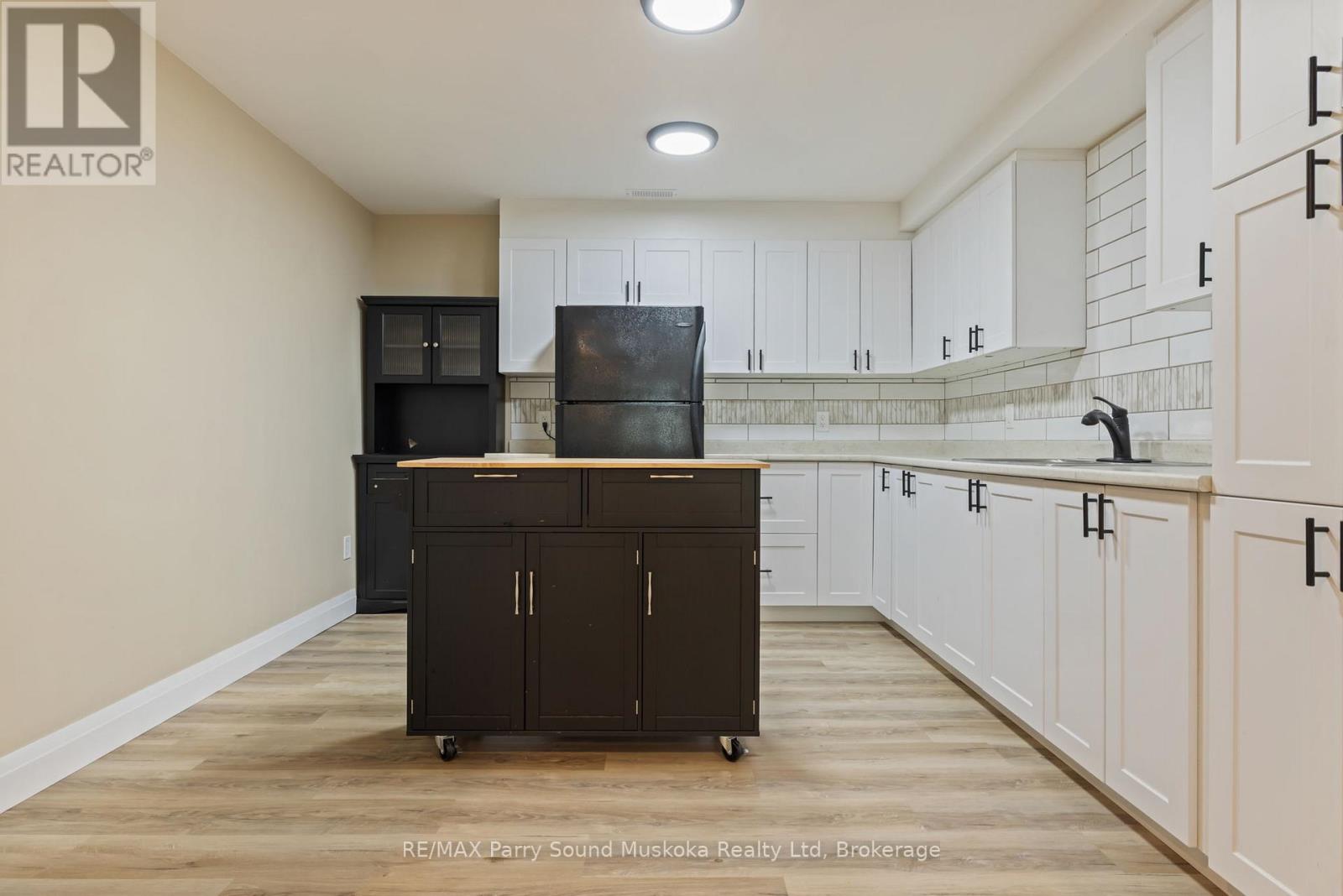 270 NOBEL ROAD - 34