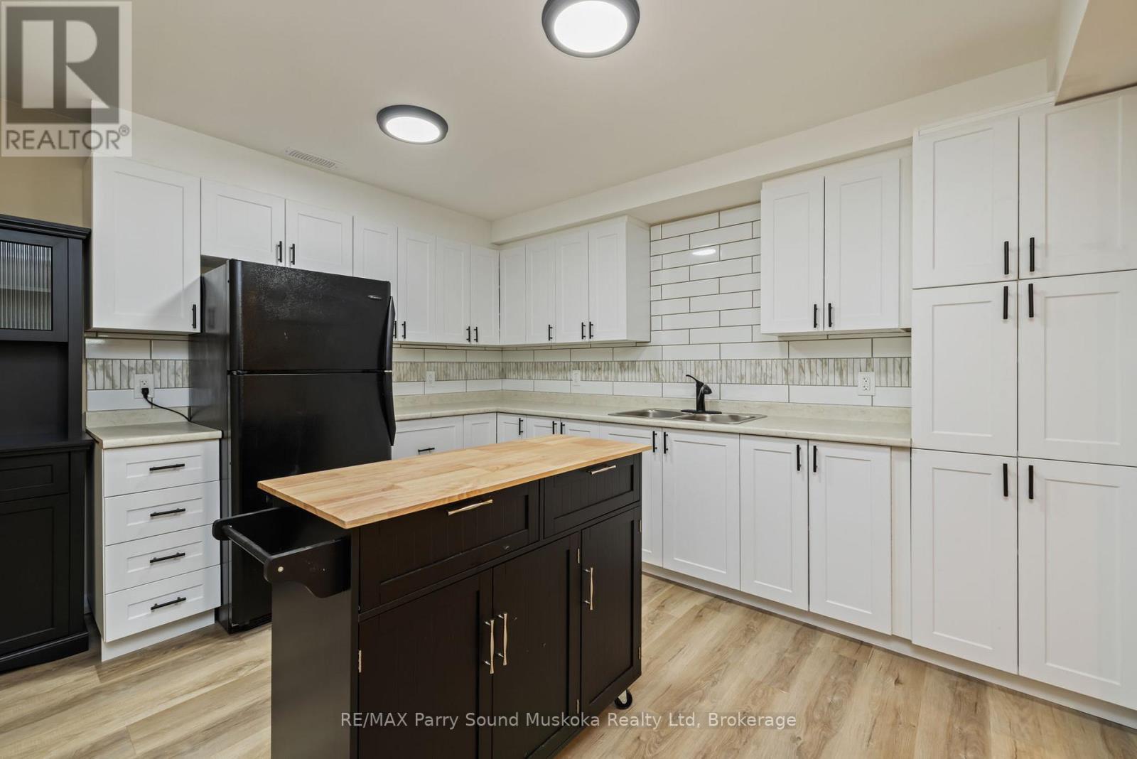 270 NOBEL ROAD - 35