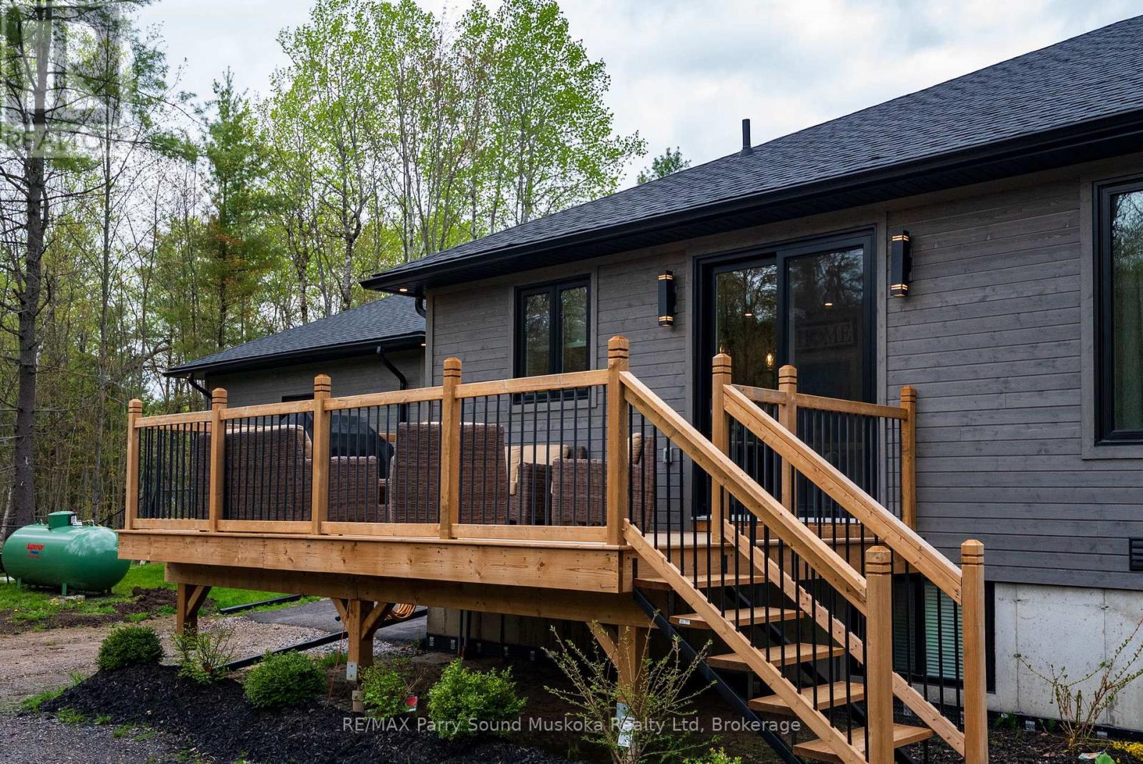 270 NOBEL ROAD - 44