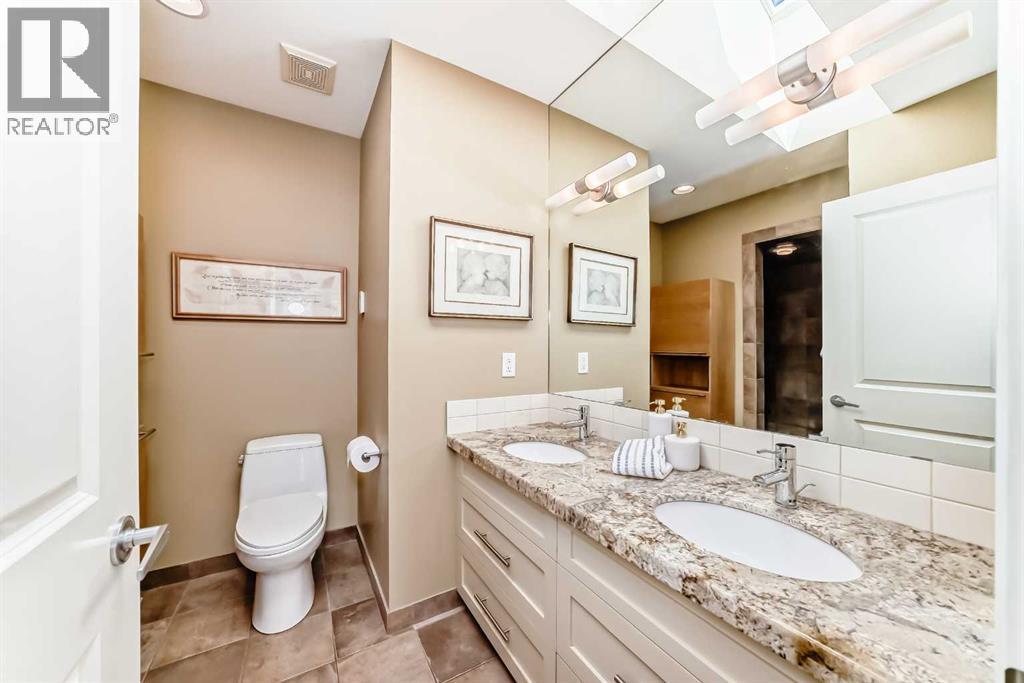 Master ensuite bath