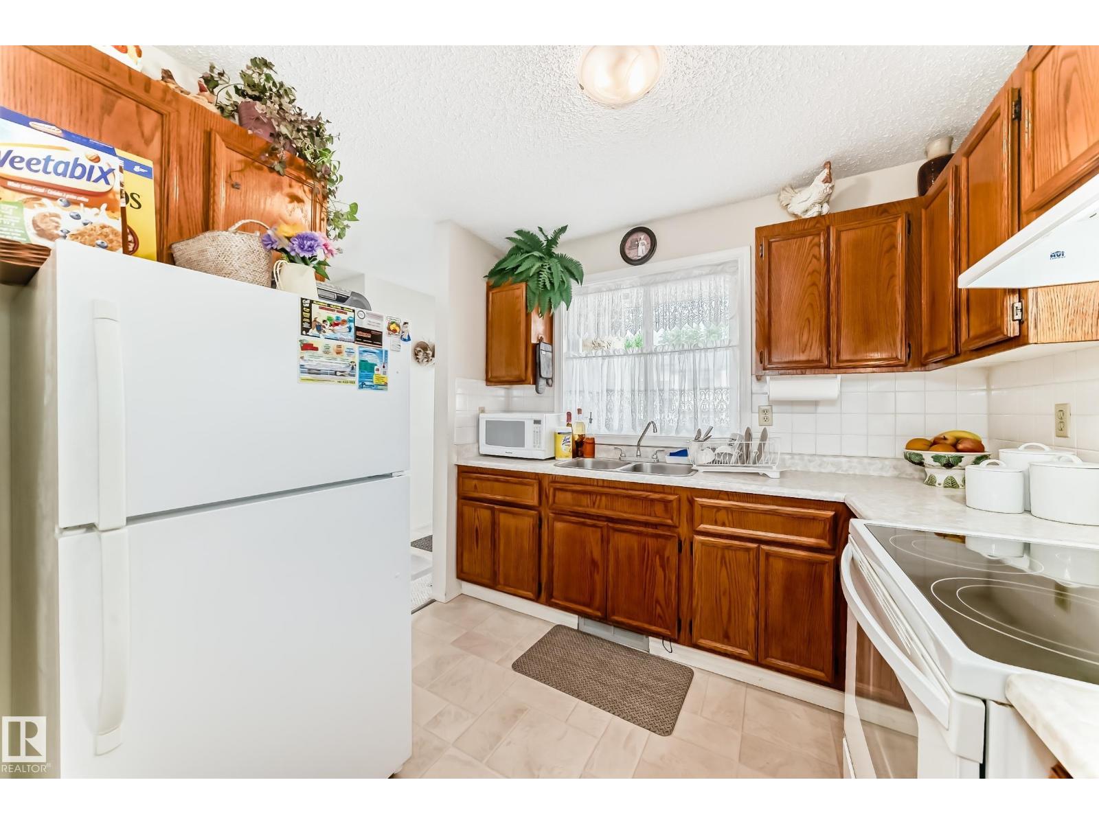 #15 6220 172 ST NW - 10
